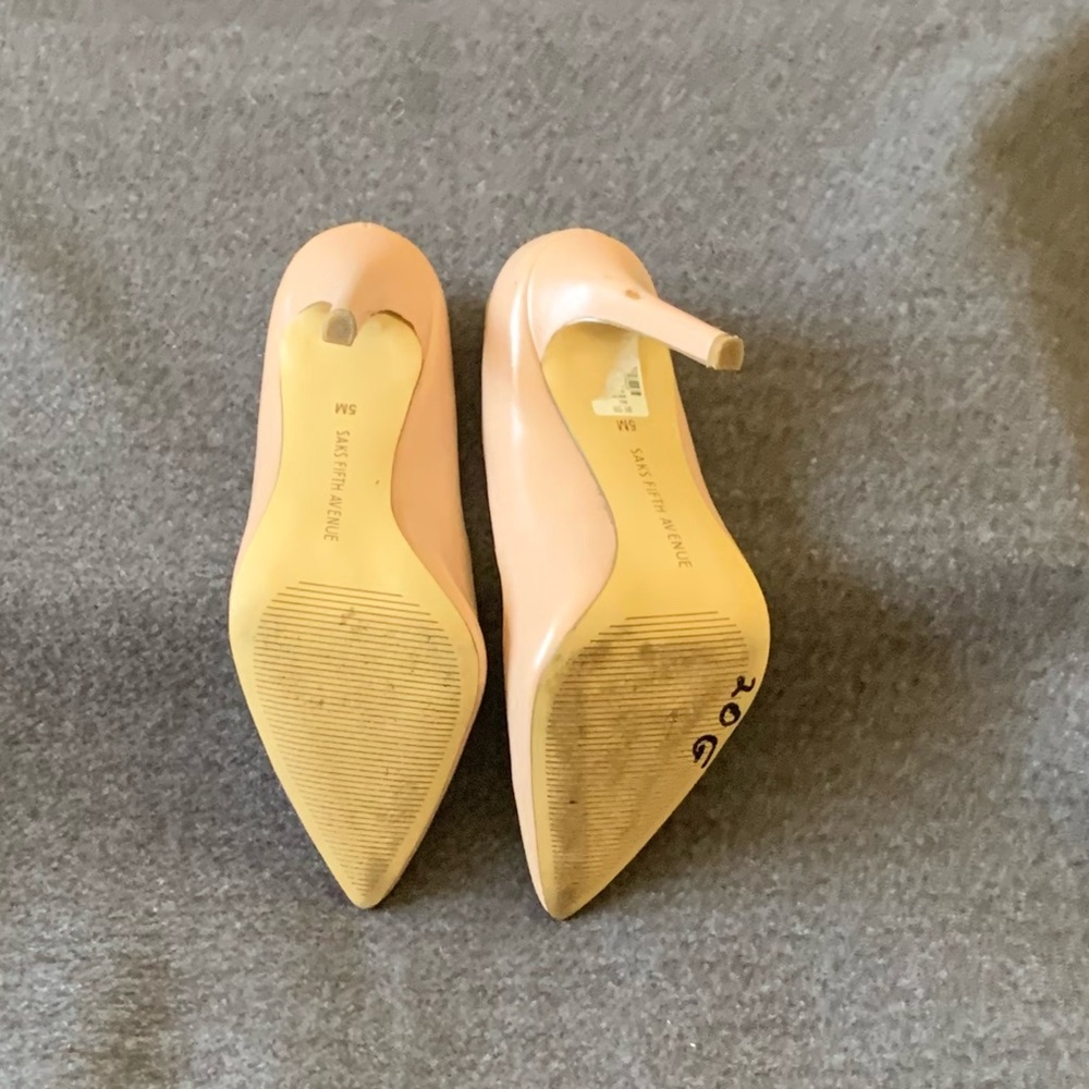 Saks Fifth Avenue Light Beige Pink Classic Stiletto Pumps - Picture 10 of 12